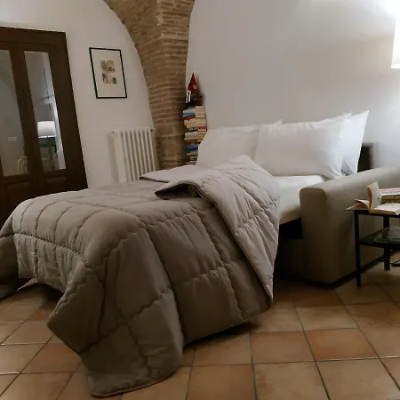 Bed And Breakfast In Piazza Orazio Venosa Exterior photo